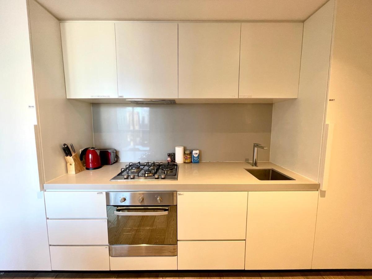 Readyset Apartments At Empire Мелбърн Екстериор снимка